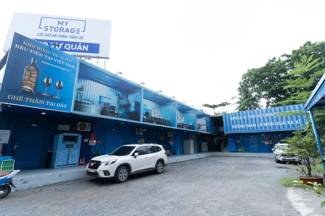 Kho tự quản MyStorage tại 375 Võ Nguyên Giáp, có ô tô đỗ trước lối vào