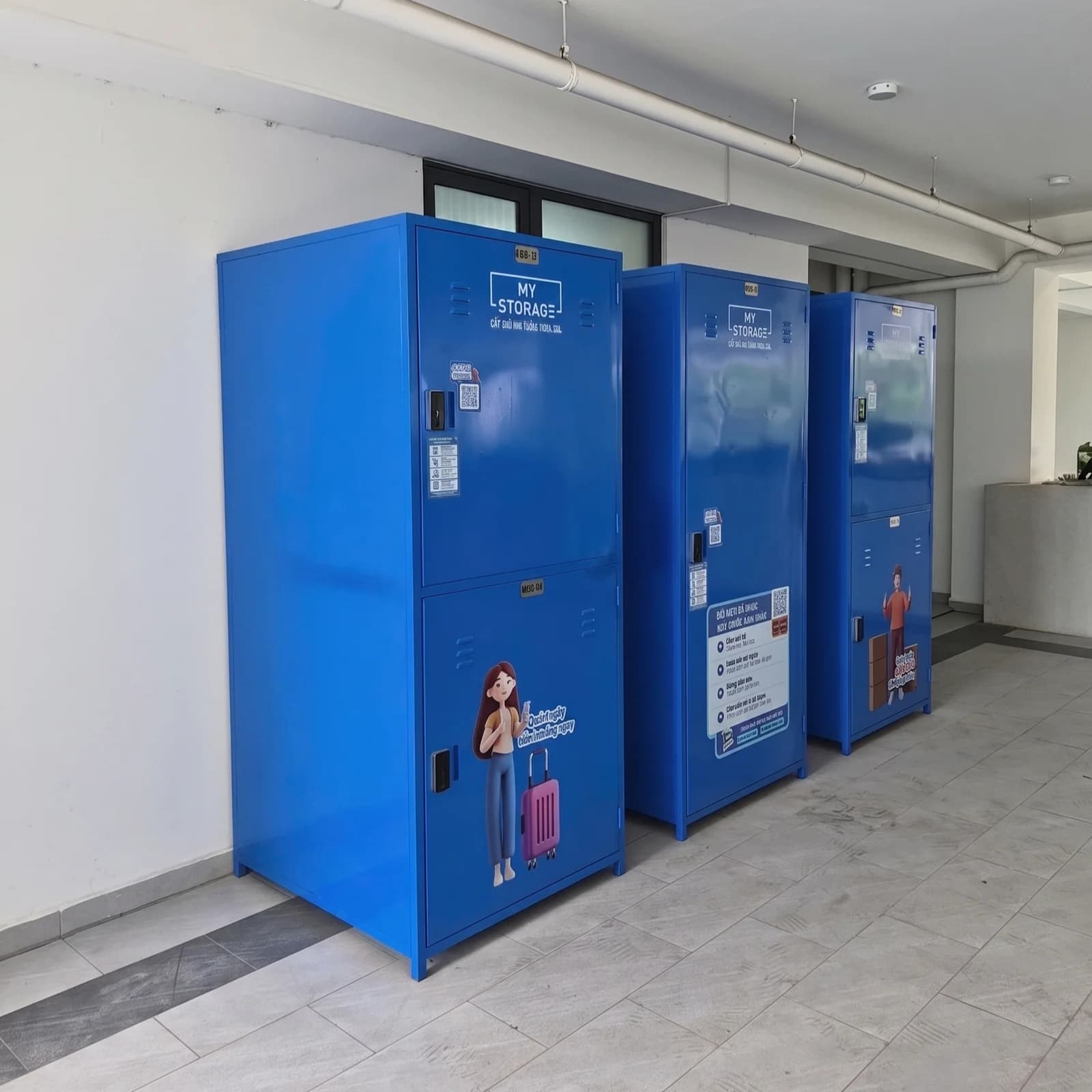 MT Eastmark Cityの現地と、MyStorageロッカーの利用風景を収めた写真です。