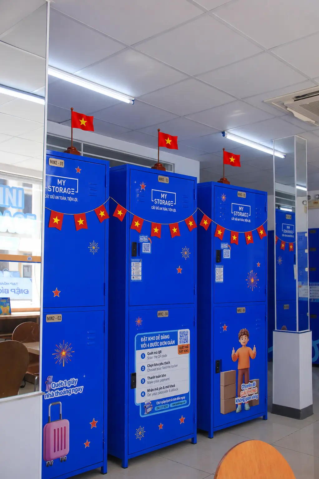 Tủ MyStorage gắn cờ Tổ quốc
