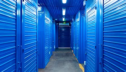Storage locker room with diverse size and large facility in Mystorage