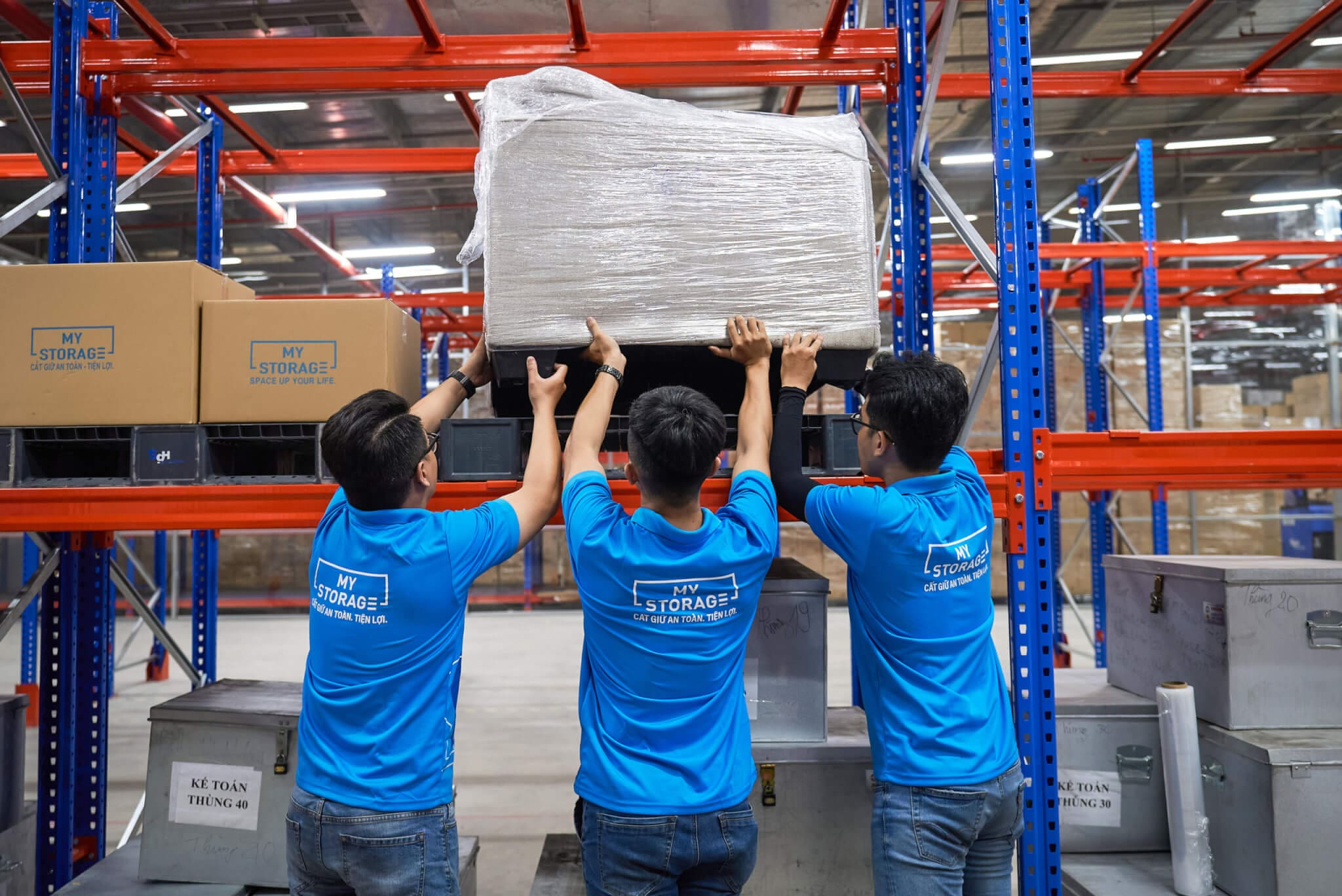 Furniture Storage Guide: Smart Solutions When Moving or Renovating [2025]