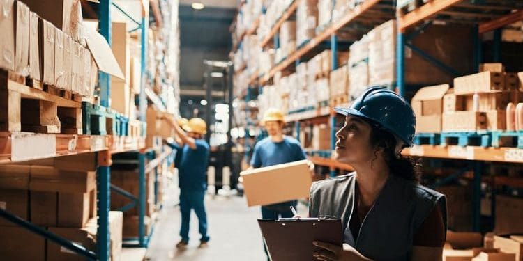 Cẩm Nang Thuê Kho: Tại Sao Chủ Nhà Nên Thông Thái Lựa Chọn Dịch Vụ Cho Thuê Kho Để Đồ Chuyên Nghiệp vào Năm 2025