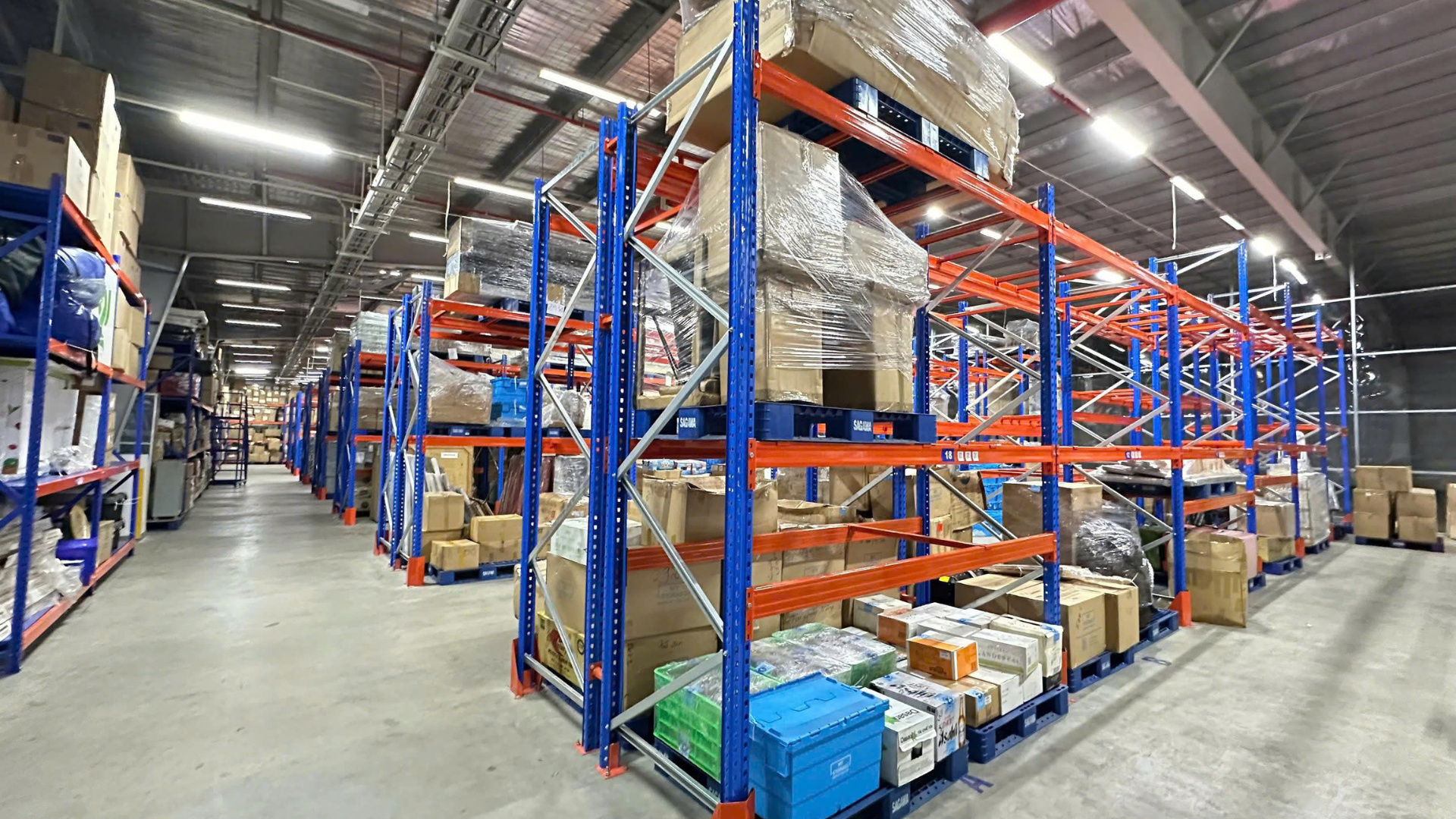 Kho bãi là Bất động sản Công nghiệp hay Thương mại?